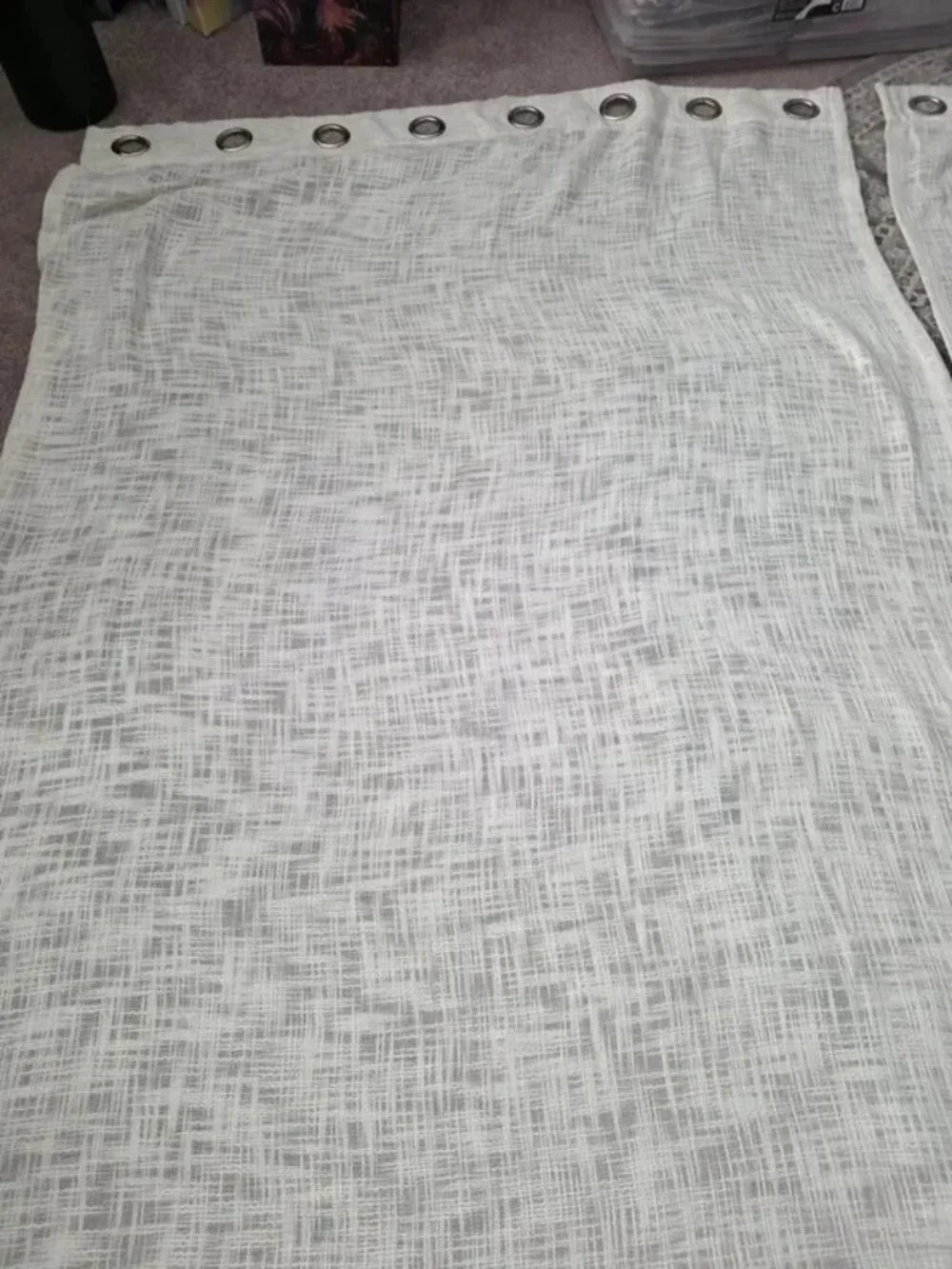 List without brand grommet top
